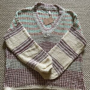 V Neck Sweater Cream Turquoise Burgundy Gray Purple.NWT M/L DISCOUNTED SHIPPING!